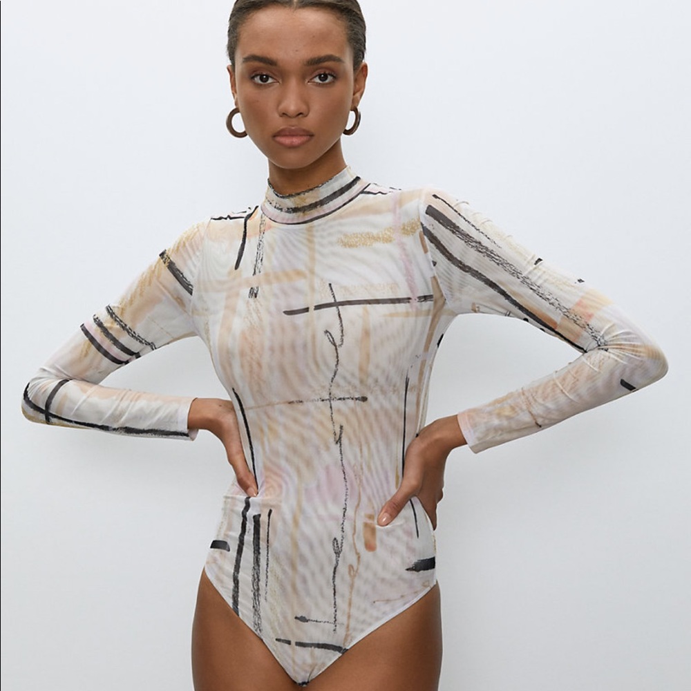 DO NOT BUY!!! LOOKING FOR SIZE MEDIUM IN ARITZIA BABATON PARLAY BODYSUIT.